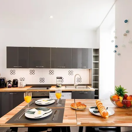 Vagliano Standing Presta Apartment *
